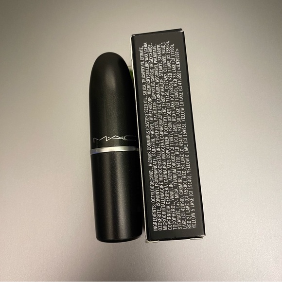 MAC “Flatter Me Fierce” Lipstick - Picture 6 of 12